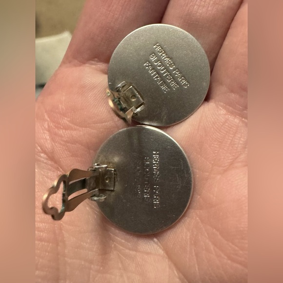 Hermès AUTHENTIC Bijouterie Fantaisie Clou de Selle Logo Silver Clip On Earrings - Picture 12 of 16